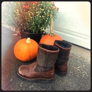 Ugg kids brown unisex boots